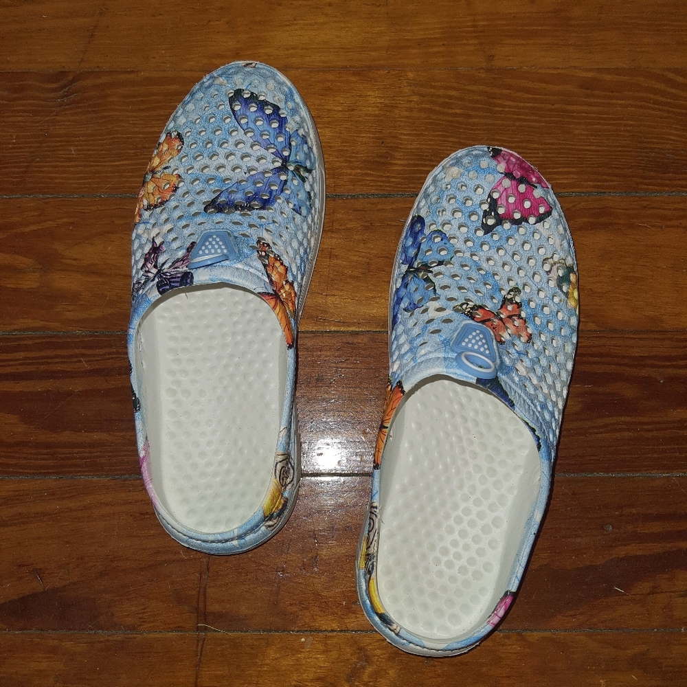 Clogs